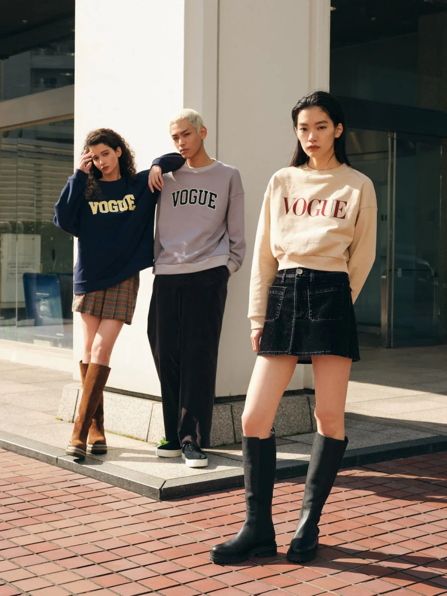 VOGUE Sweatshirt Navy College Bordeaux Logo | Japanese Edition - immagine 3