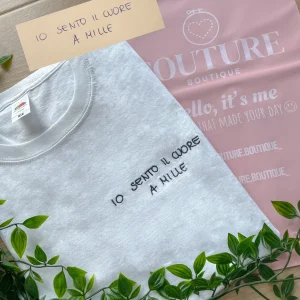 T-shirt con scritte personalizzate