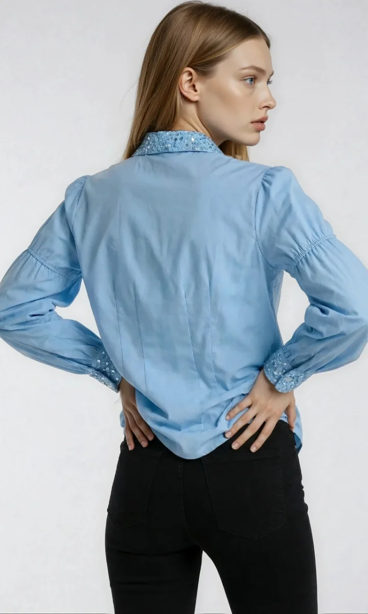 Camicia manica a palloncino celeste da donna elegante - immagine 5