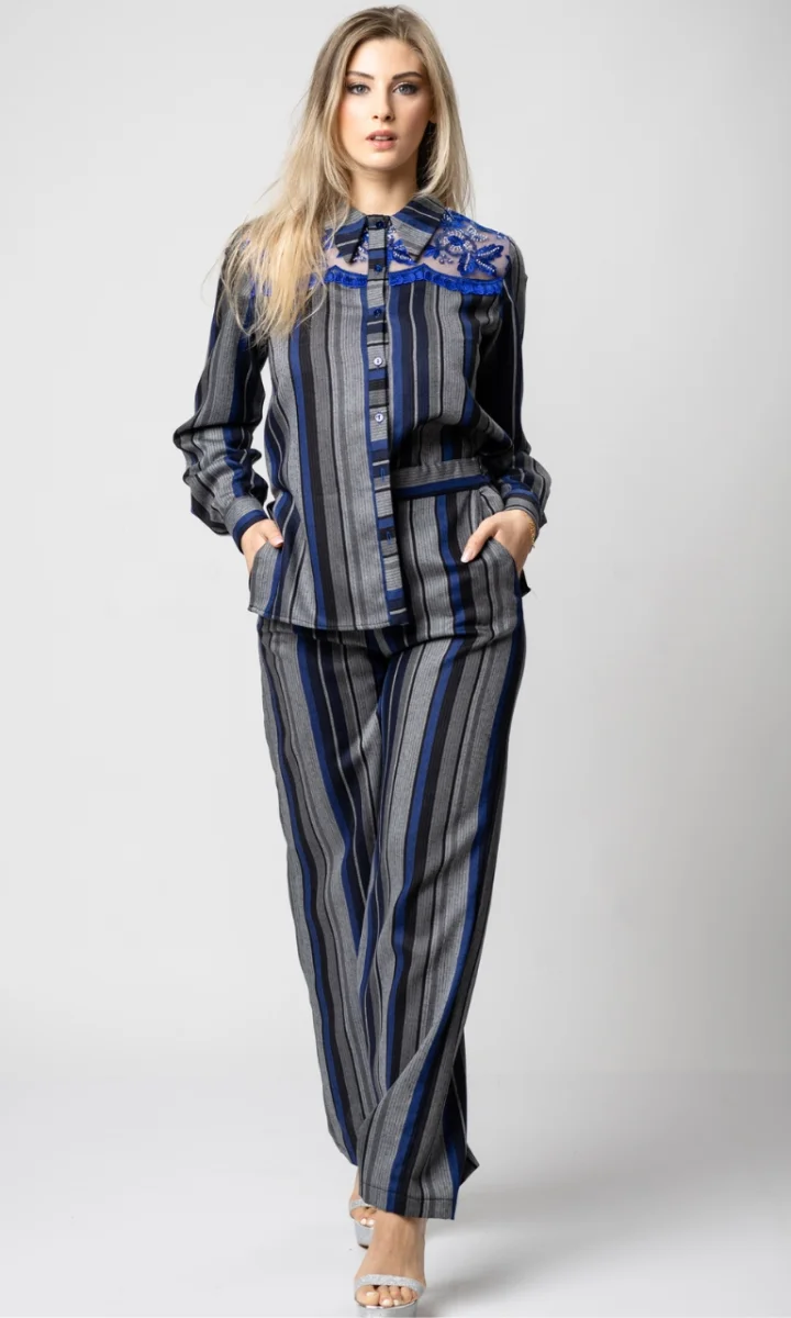 Completo donna elegante in lana con camicia a righe e dettagli in pizzo