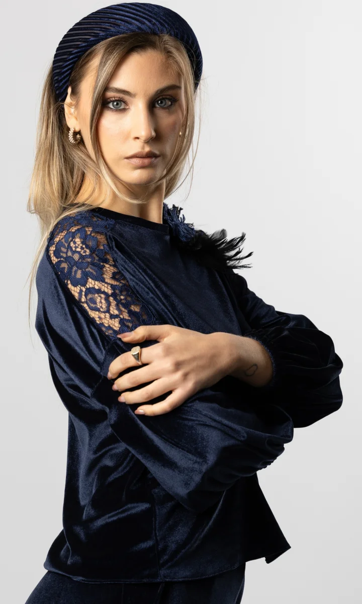 Felpa in velluto e pizzo blu da donna elegante - immagine 2