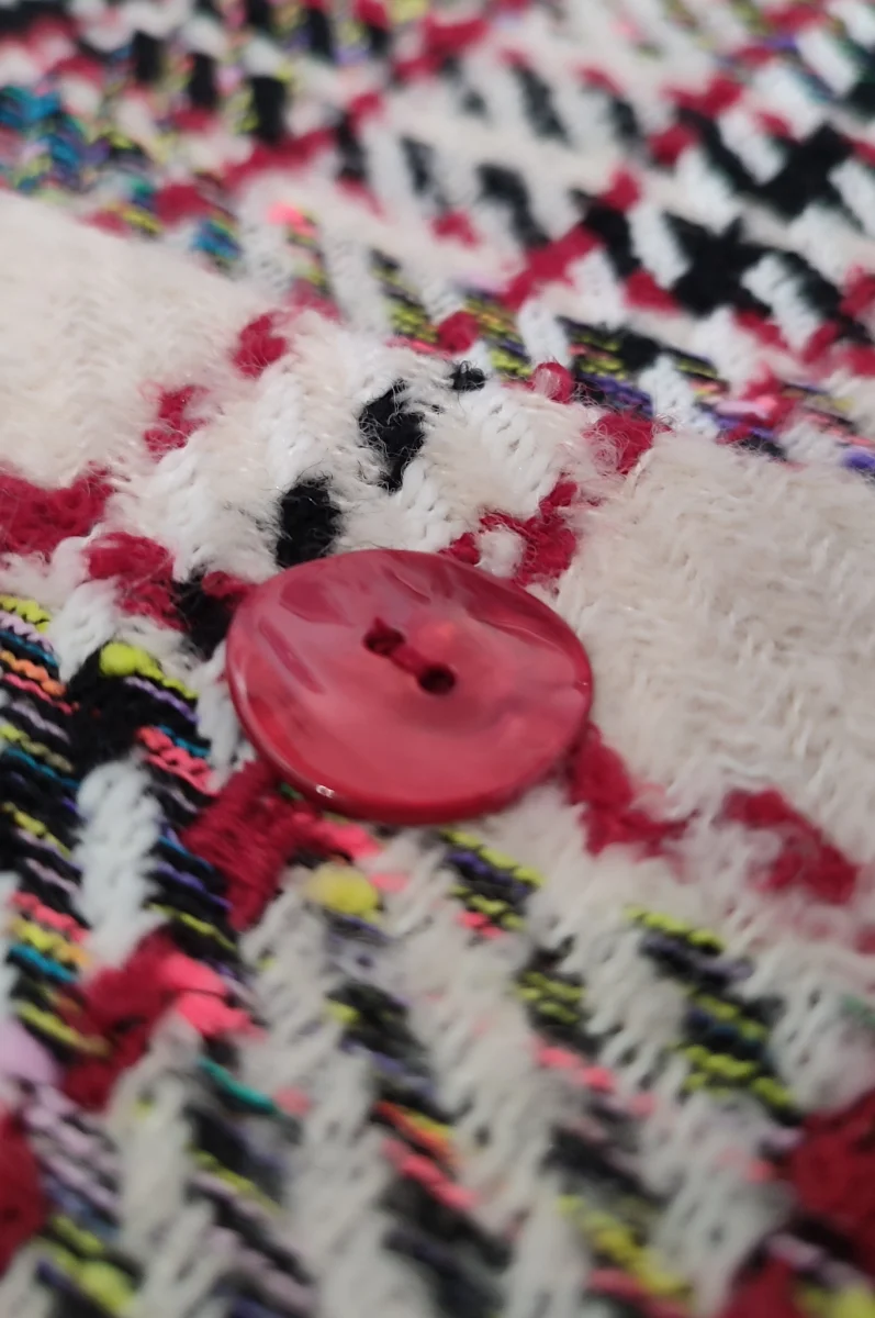 Gilet smanicato da donna elegante in tessuto tartan - immagine 5