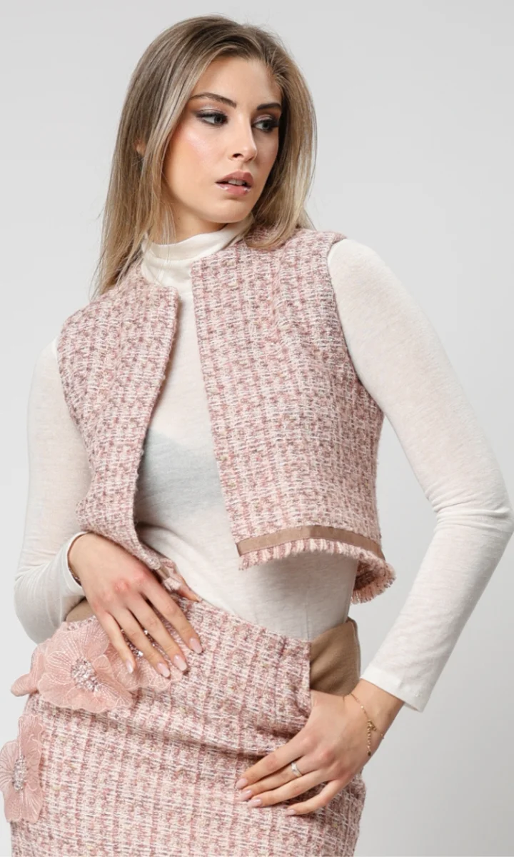 Gilet smanicato da donna elegante in tweed rosa - immagine 2