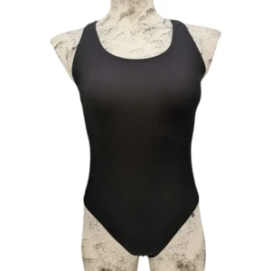 Costume nero obbligatori