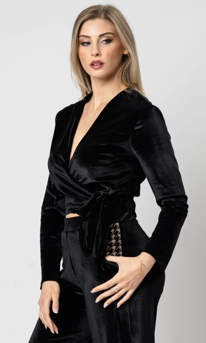 Maglia in velluto nero incrociata donna elegante - immagine 4