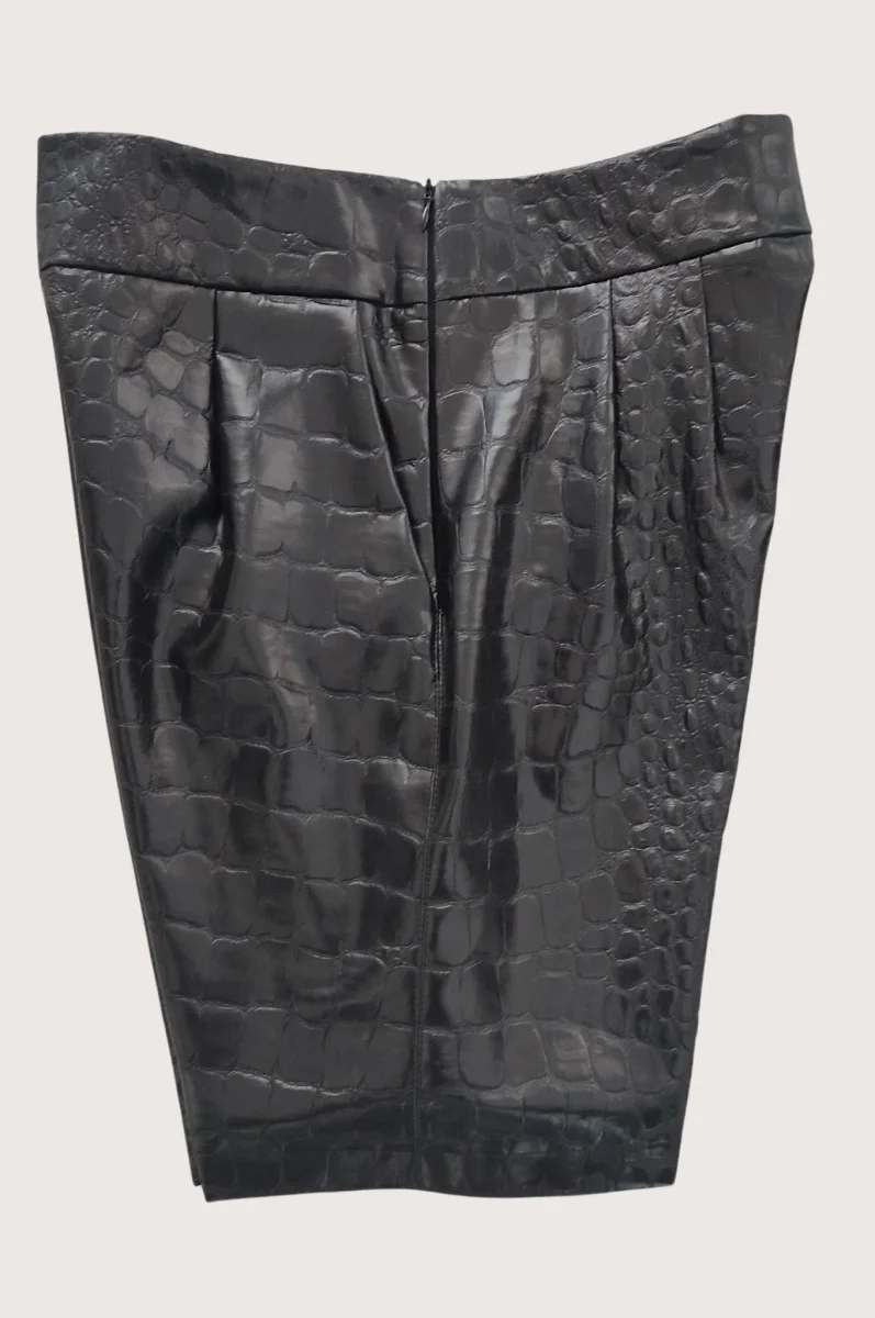 Pantaloncini corti a vita alta neri di pelle - immagine 5