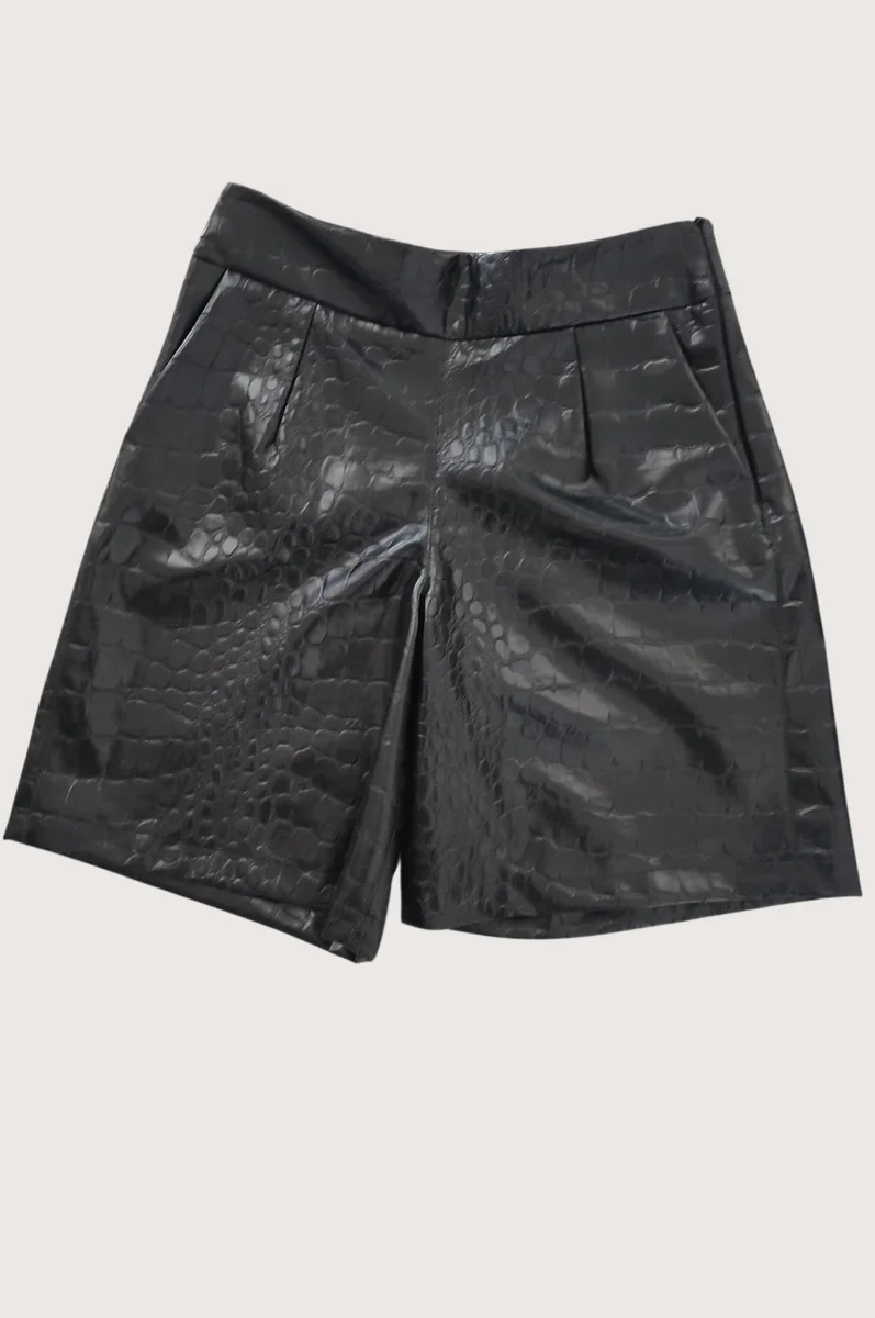 Pantaloncini corti a vita alta neri di pelle - immagine 4