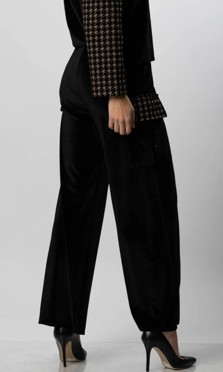 Pantaloni cargo da donna neri in velour - immagine 5