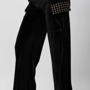 Pantaloni cargo da donna neri in velour