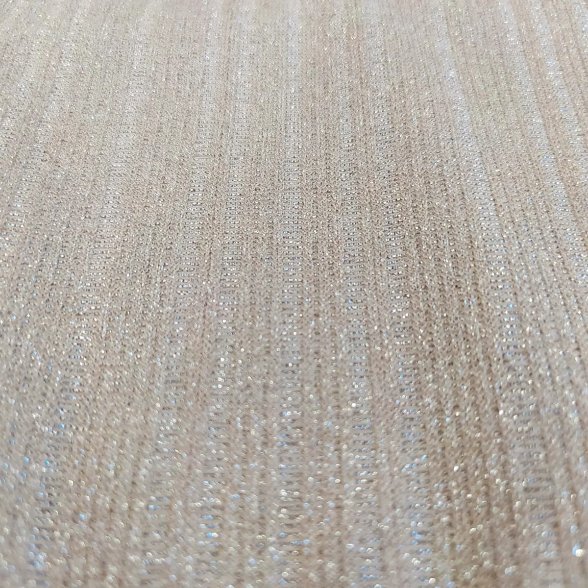 Tessuto maglia di viscosa beige per maglieria artigianale - immagine 4