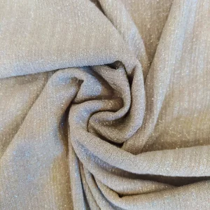 Tessuto maglia di viscosa beige per maglieria artigianale