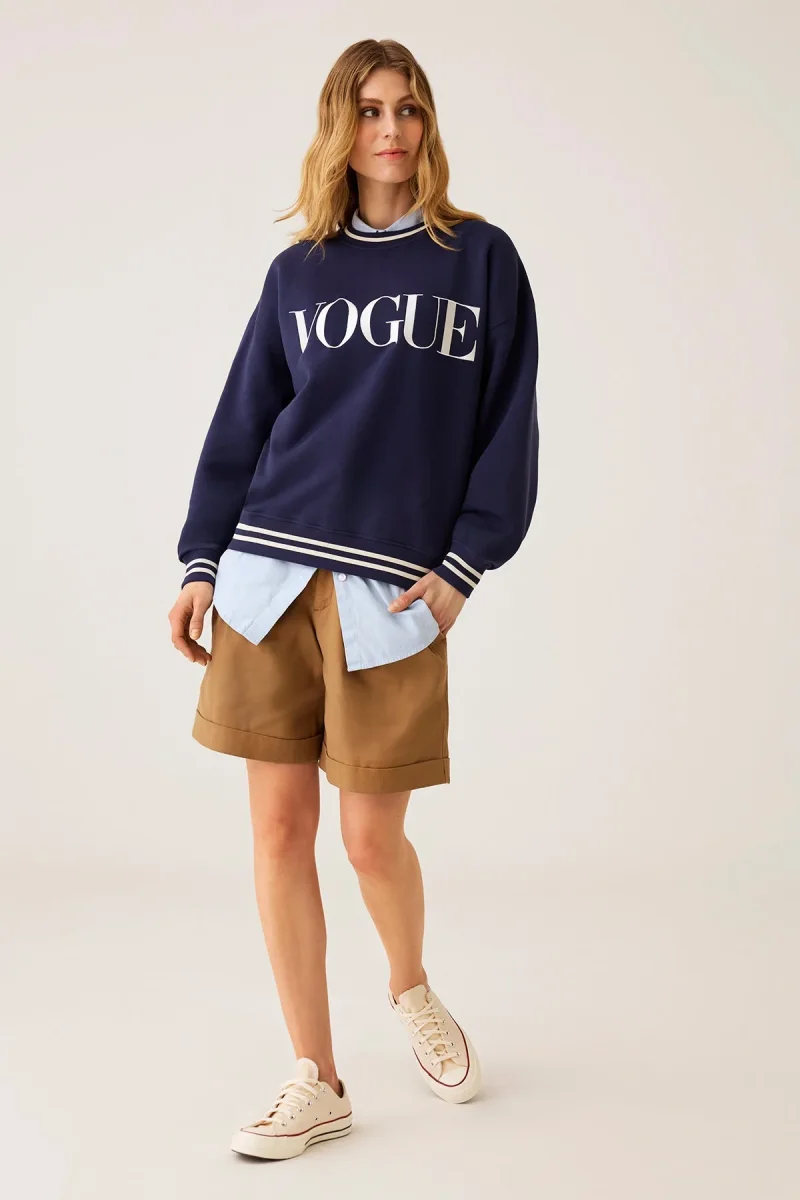 VOGUE Sweatshirt Navy Embroidered Cream Logo - immagine 5