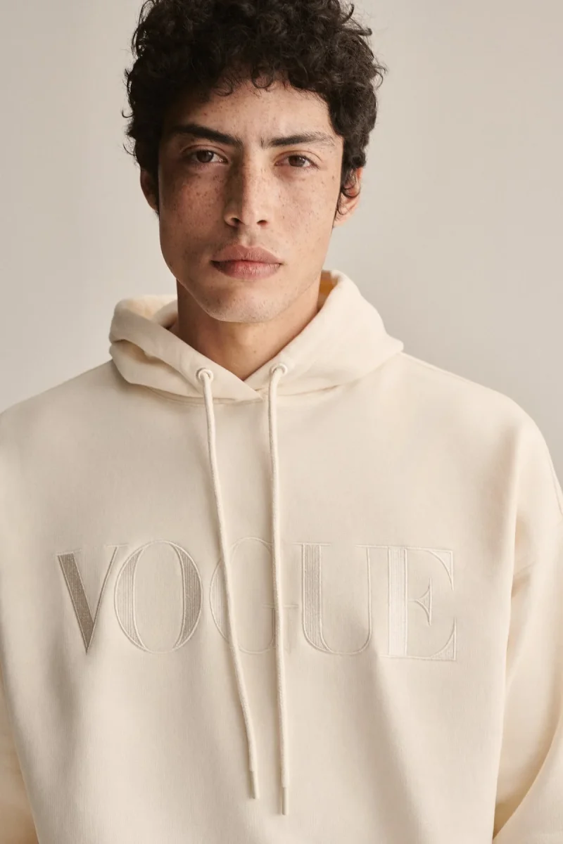 VOGUE Hoodie Cream Tonal Embroidered Logo - immagine 5