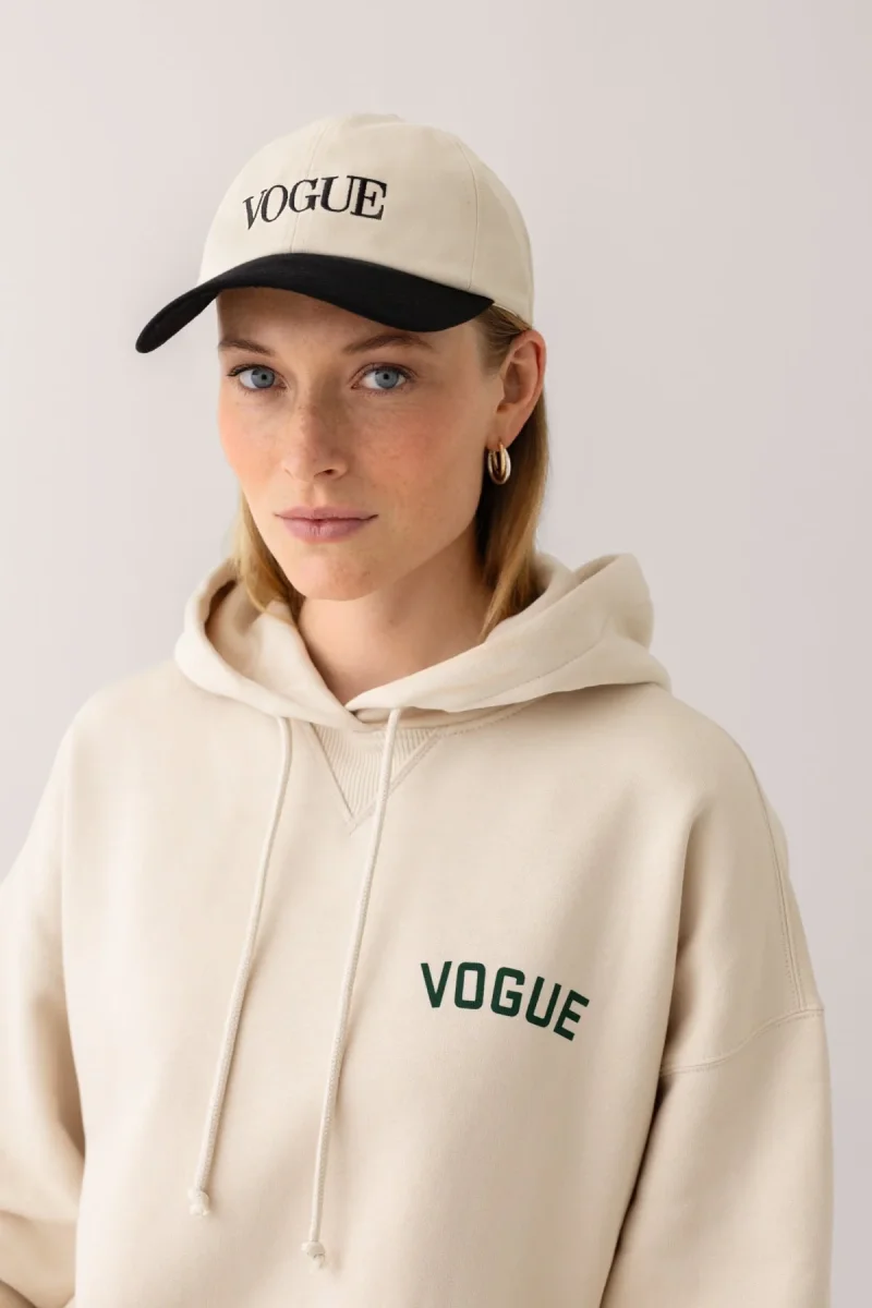 VOGUE Cap Ecru Embroidered Black Logo - immagine 3
