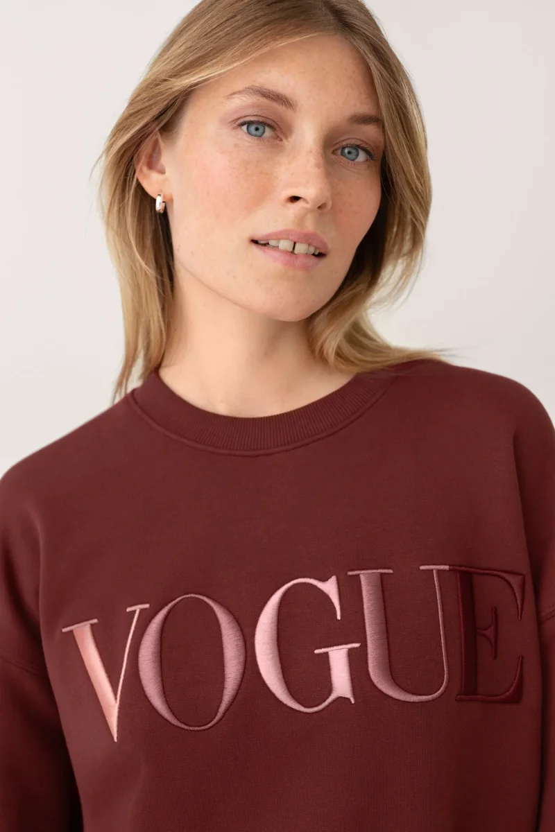 VOGUE Sweatshirt Bordeaux Embroidered Colorful Logo - immagine 3
