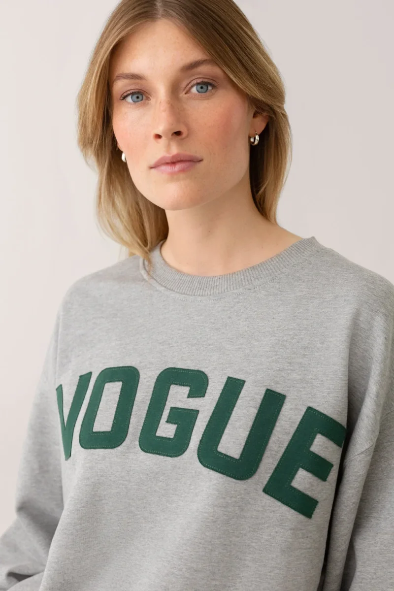 VOGUE Sweatshirt Gray College Logo Patch - immagine 3