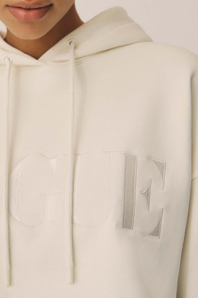 VOGUE Hoodie Cream Tonal Embroidered Logo - immagine 7