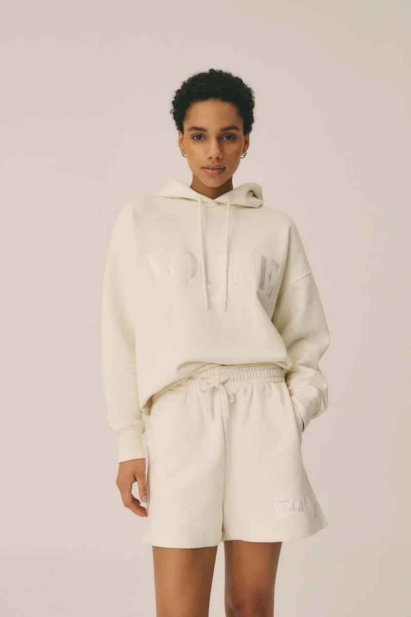 VOGUE Shorts Cream Embroidered Tonal Logo - immagine 5