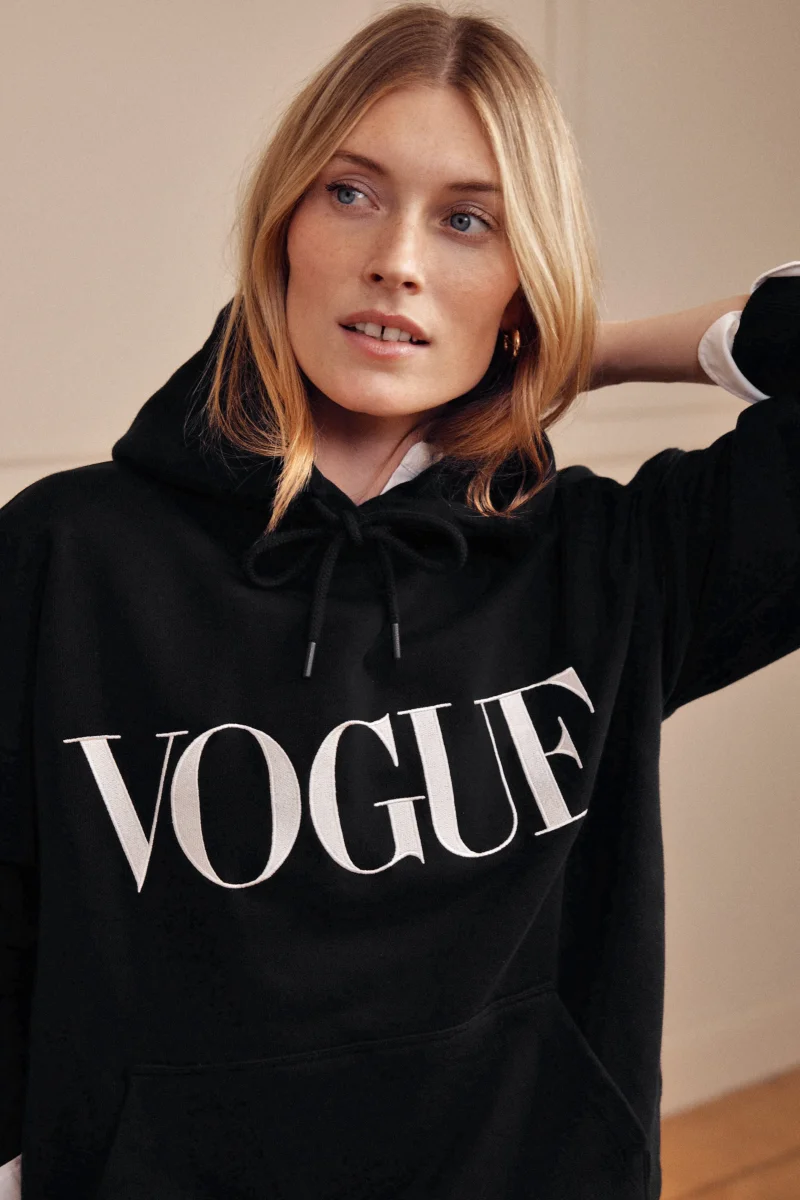 VOGUE Hoodie Black Embroidered Logo - immagine 3
