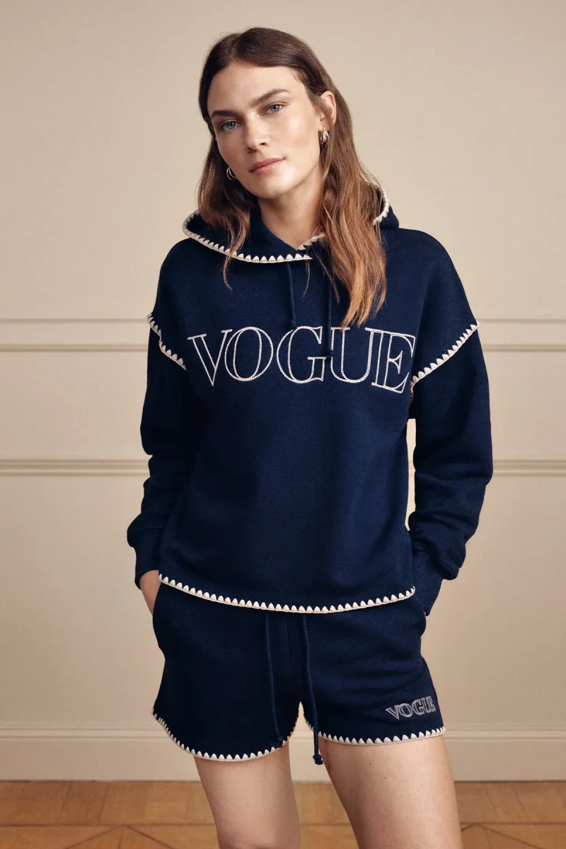 VOGUE Hoodie Midnight Blue Embroidered Logo - immagine 3