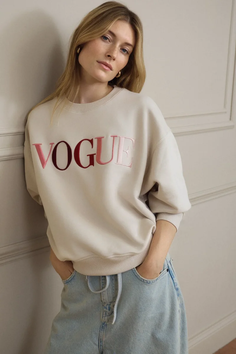 VOGUE Sweatshirt Ecru Embroidered Colorful Logo - immagine 3