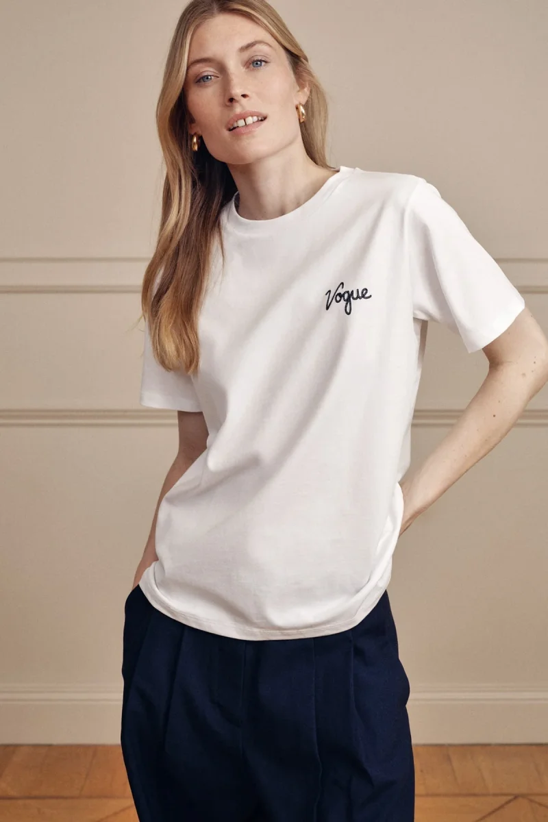 VOGUE T-Shirt White Small Embroidered Logo - immagine 3