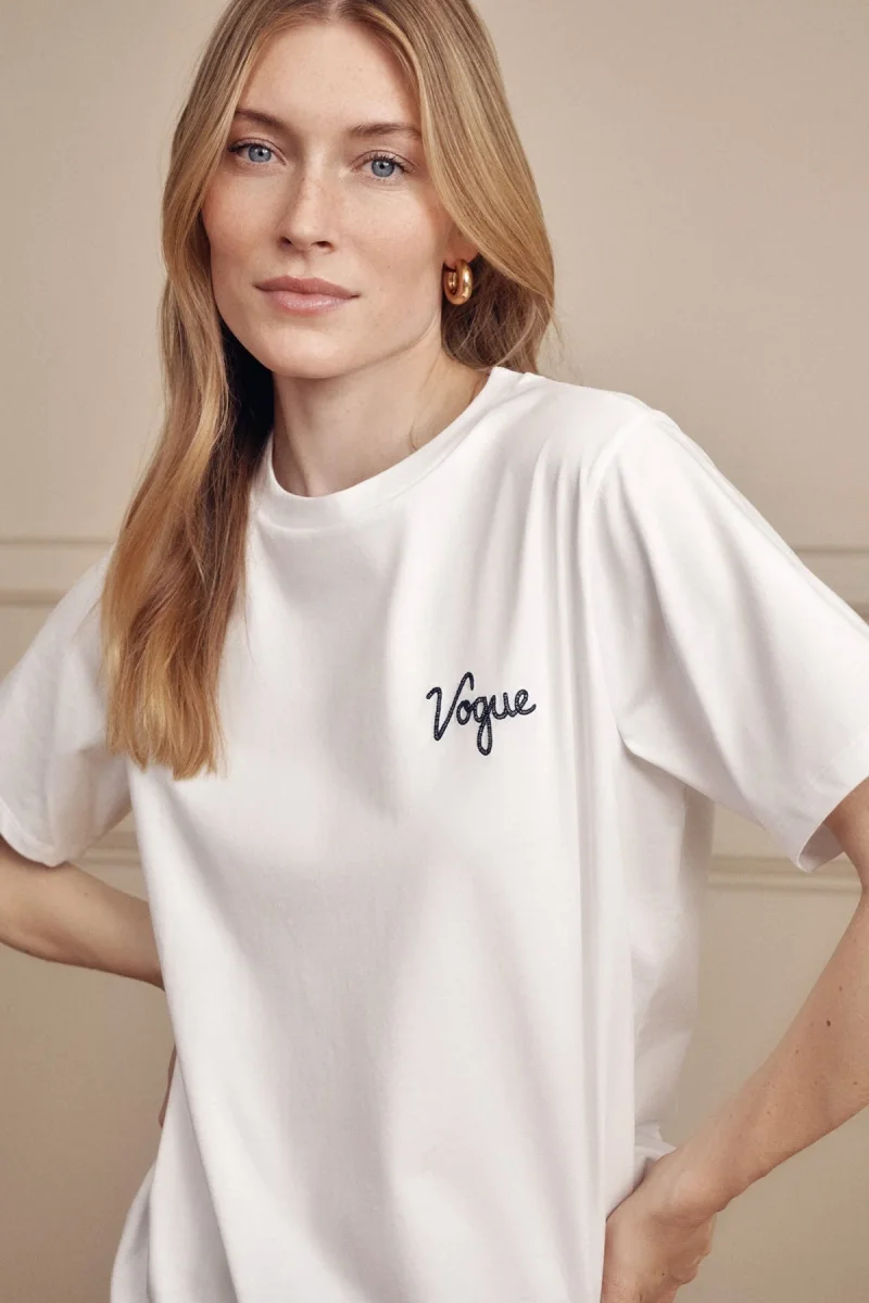 VOGUE T-Shirt White Small Embroidered Logo - immagine 5