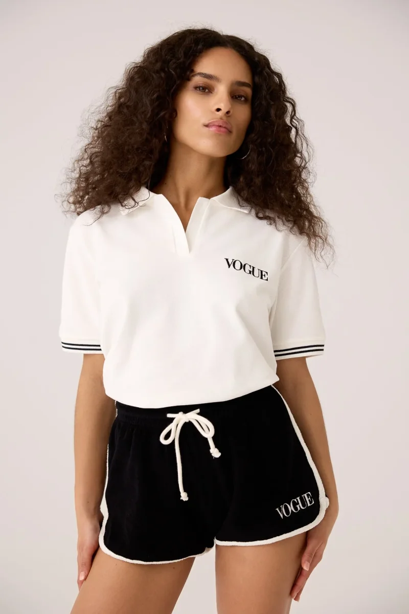 VOGUE Polo Shirt Ivory Embroidered Black Logo - immagine 3