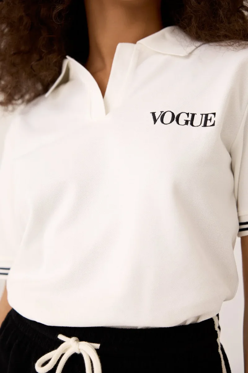 VOGUE Polo Shirt Ivory Embroidered Black Logo - immagine 4