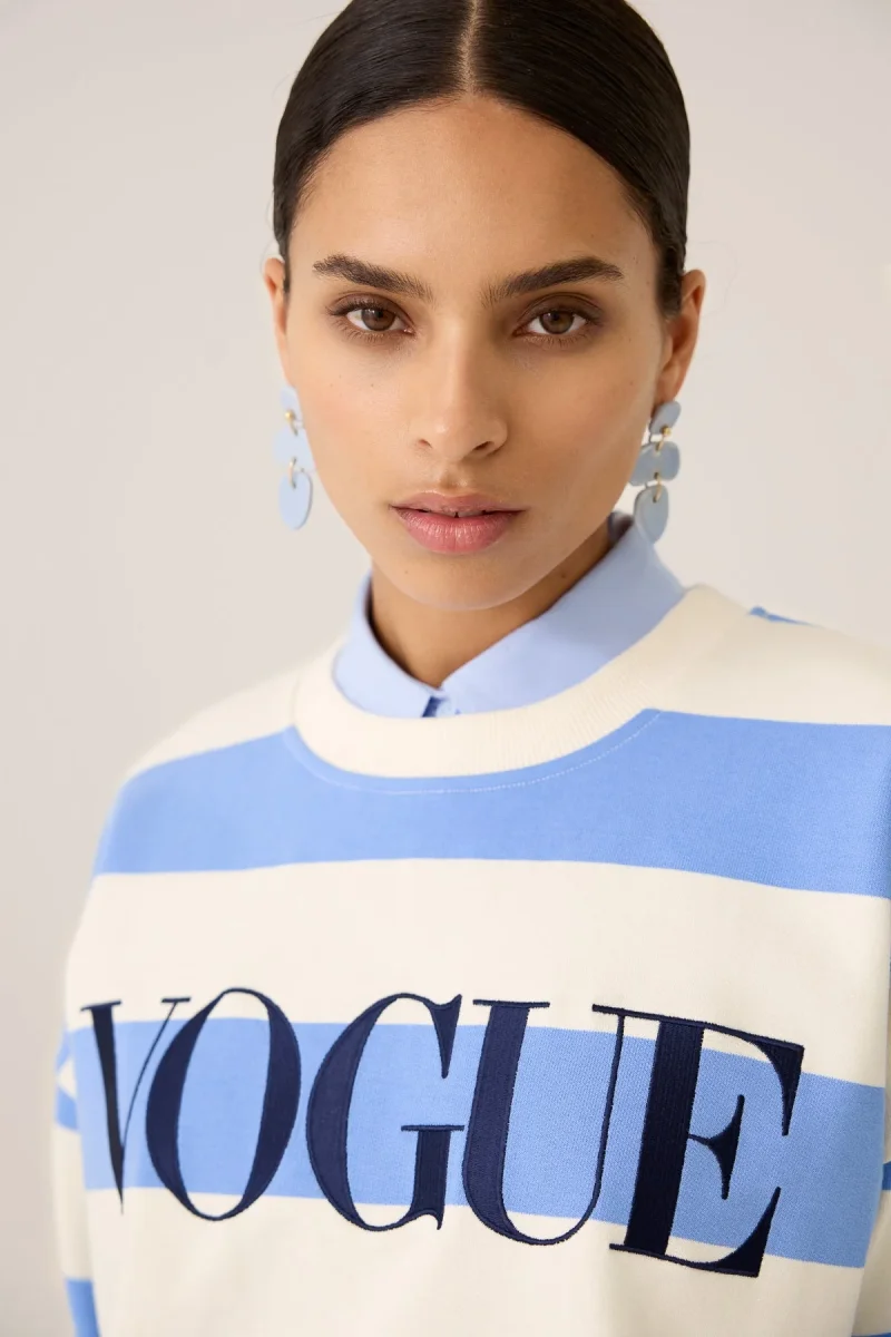 VOGUE Sweatshirt Sky Blue Striped Embroidered Logo - immagine 4